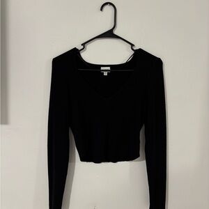 La Hearts Black V-Neck Crop Top